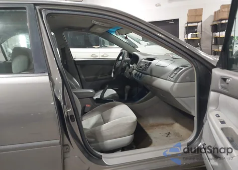 2004 Toyota Camry Le из США, поврежденный, VIN 4T1BE32K64U882392